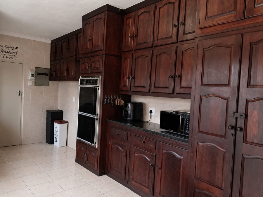 5 Bedroom Property for Sale in St Helena Free State